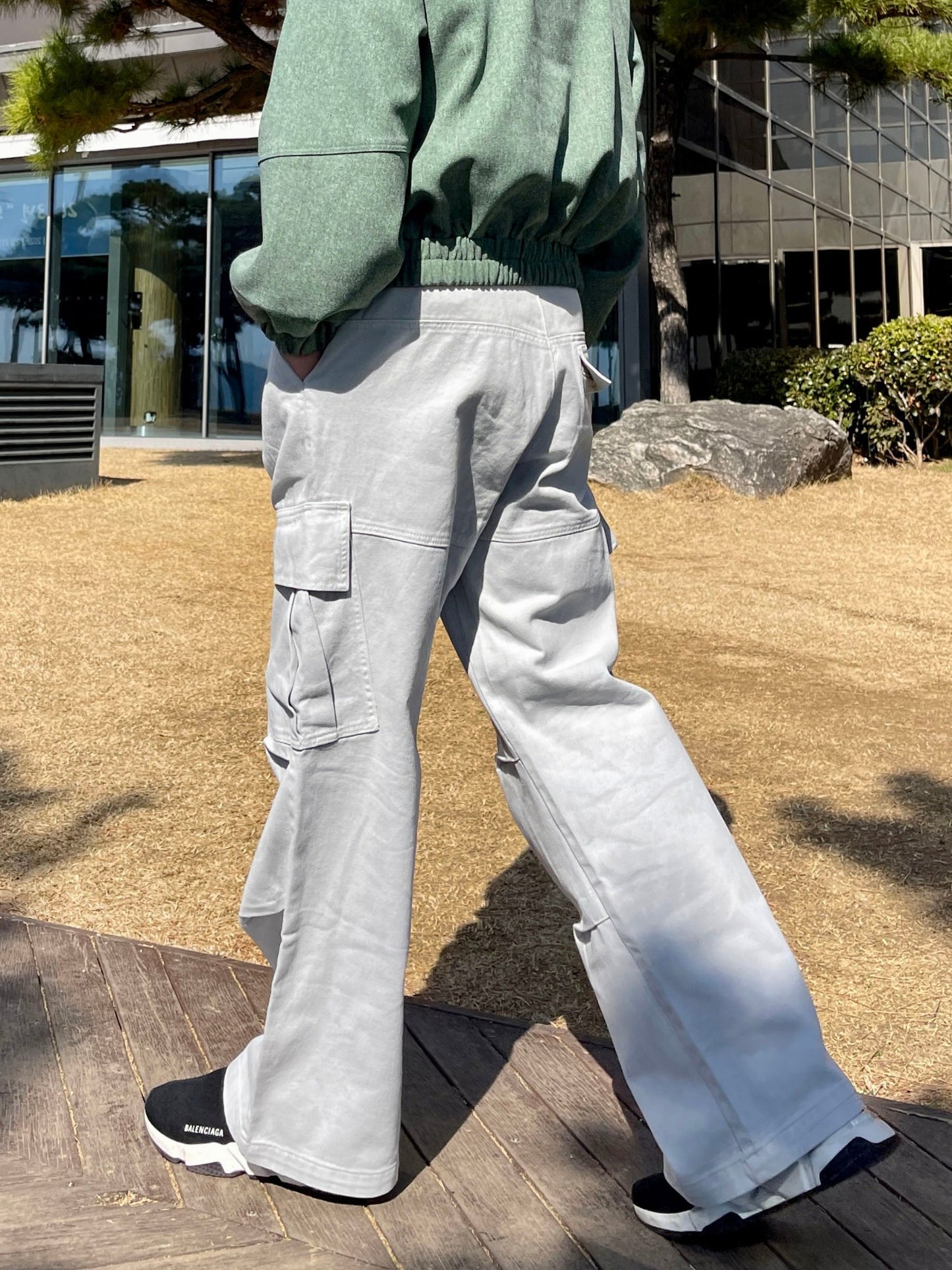 남성카고바지 와이드핏 핀턱 건빵 스트릿룩 라이트그레이 Dyeing Wide Cargo Pants lightgrey