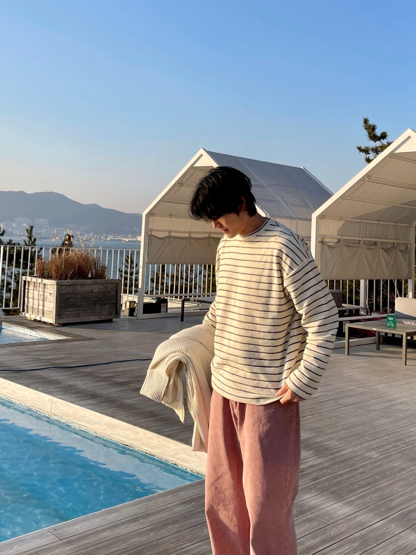 남자 오버핏 버튼 스트라이프 단추 단가라 티셔츠 블랙 Button Stripe T-shirt Black