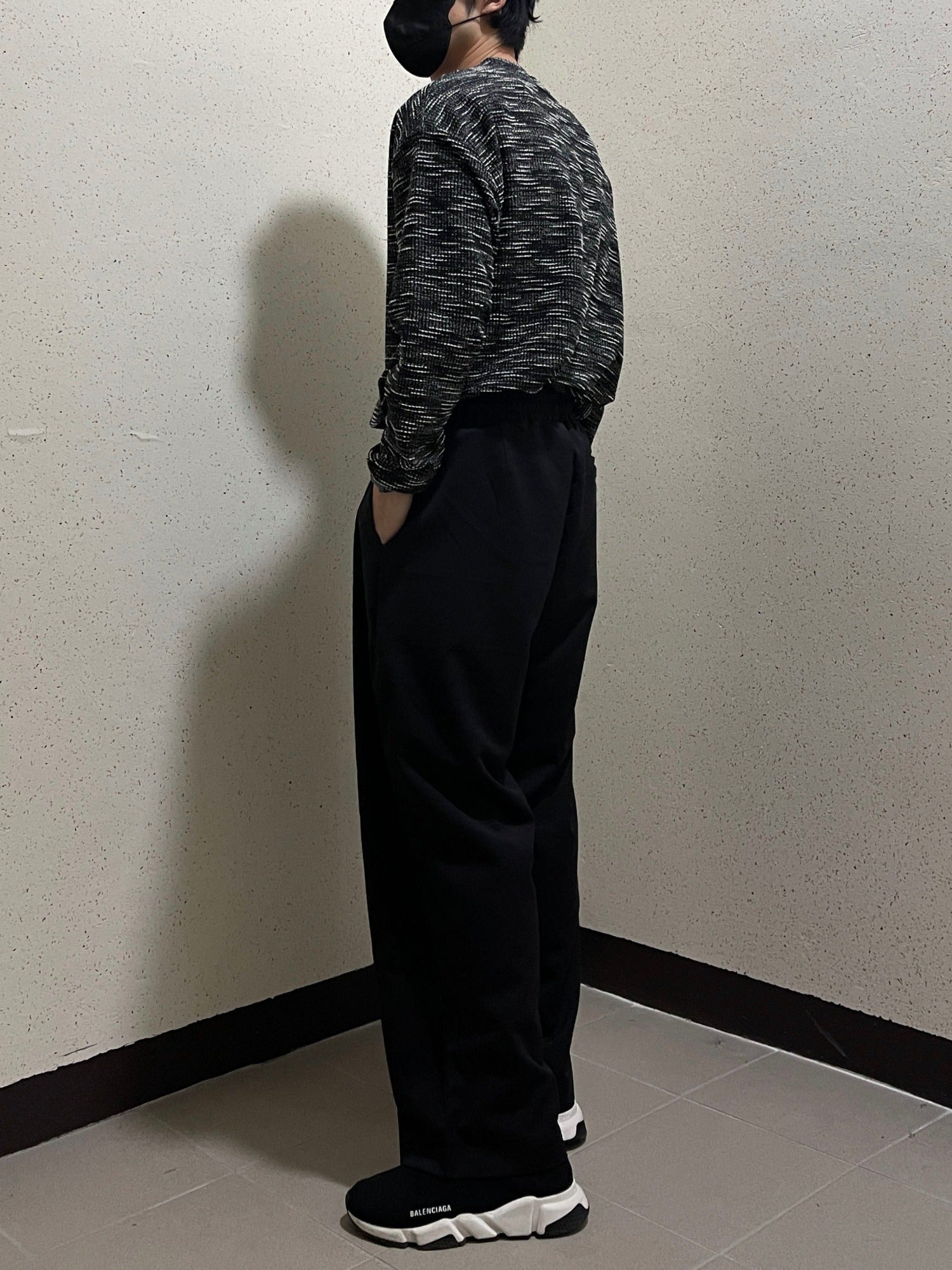 남자와이드슬랙스 허리밴딩 핀턱 커플바지 미니멀룩 블랙 Pintuck Flow Slacks black