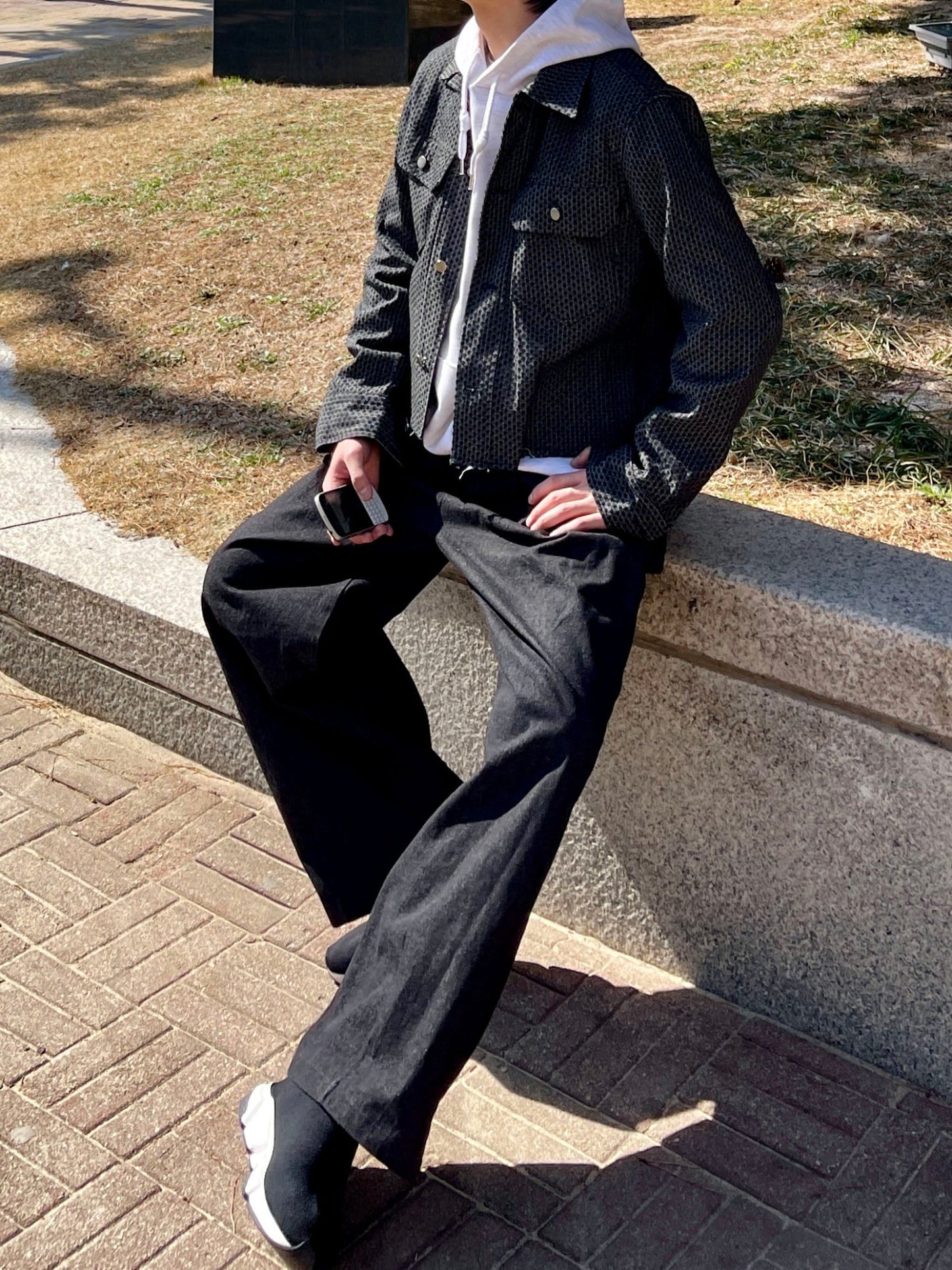 Two Tuck Balloon Denim Pants Black 남녀공용 와이드핏 투턱 밴딩 데님팬츠 미니멀룩 흑청