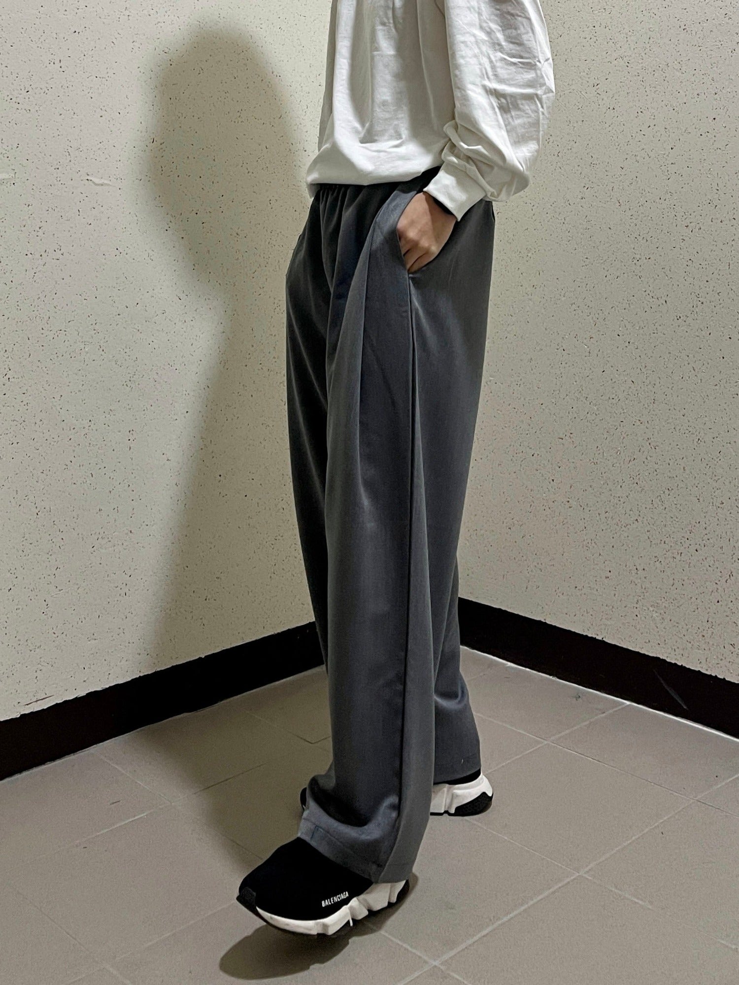 남자와이드슬랙스 허리밴딩 핀턱 커플바지 미니멀룩 그레이 Pintuck Flow Slacks grey