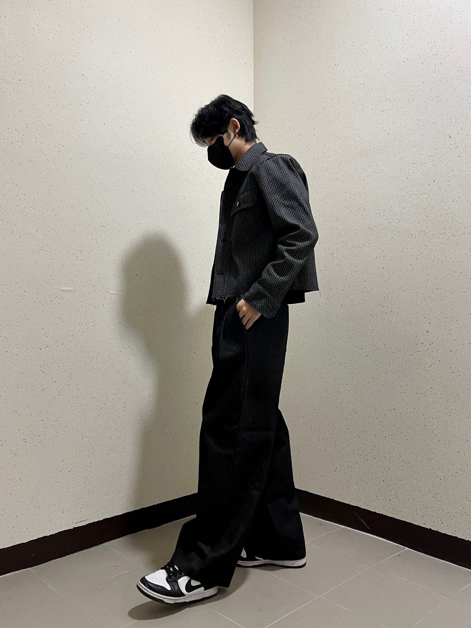 Crop Cutting Denim Jacket Black 남자데님자켓 밑단컷팅 크롭자켓 오버핏 흑청