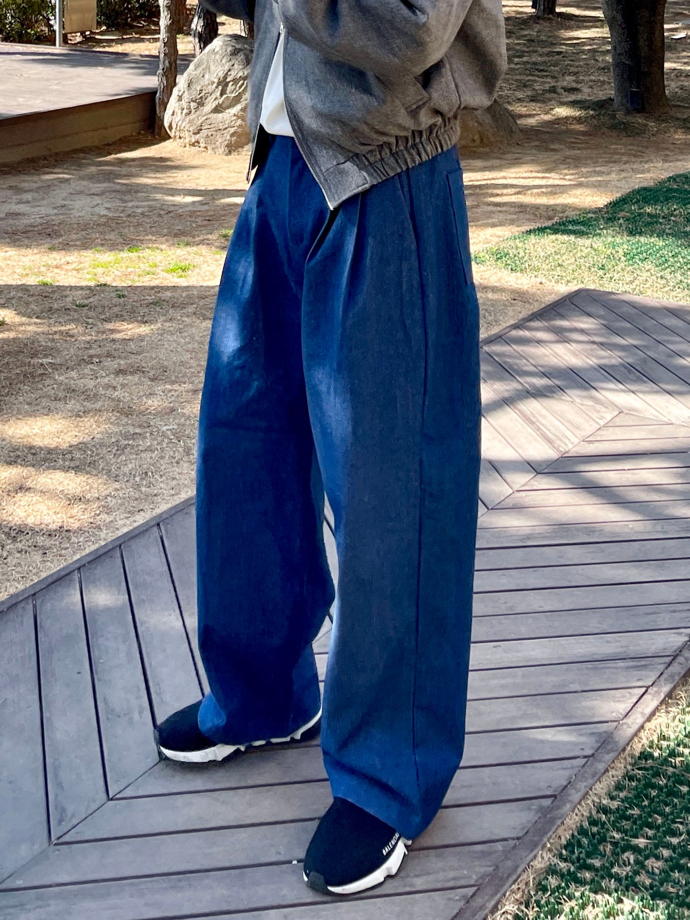 Two Tuck Balloon Denim Pants Blue 남녀공용 와이드핏 투턱 밴딩 데님팬츠 미니멀룩 중청