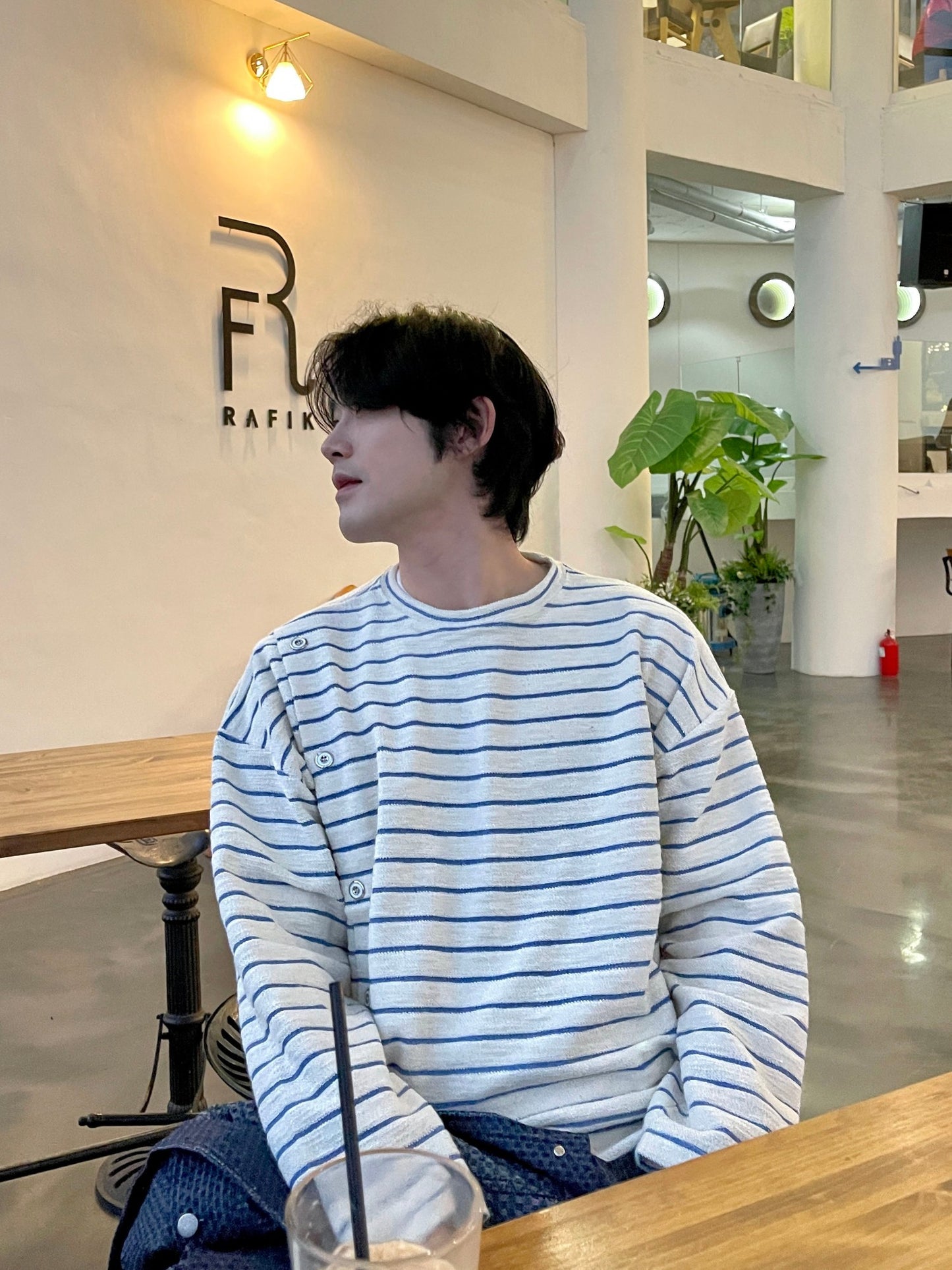 남자 오버핏 버튼 스트라이프 단추 단가라 티셔츠 블루 Button Stripe T-shirt Blue