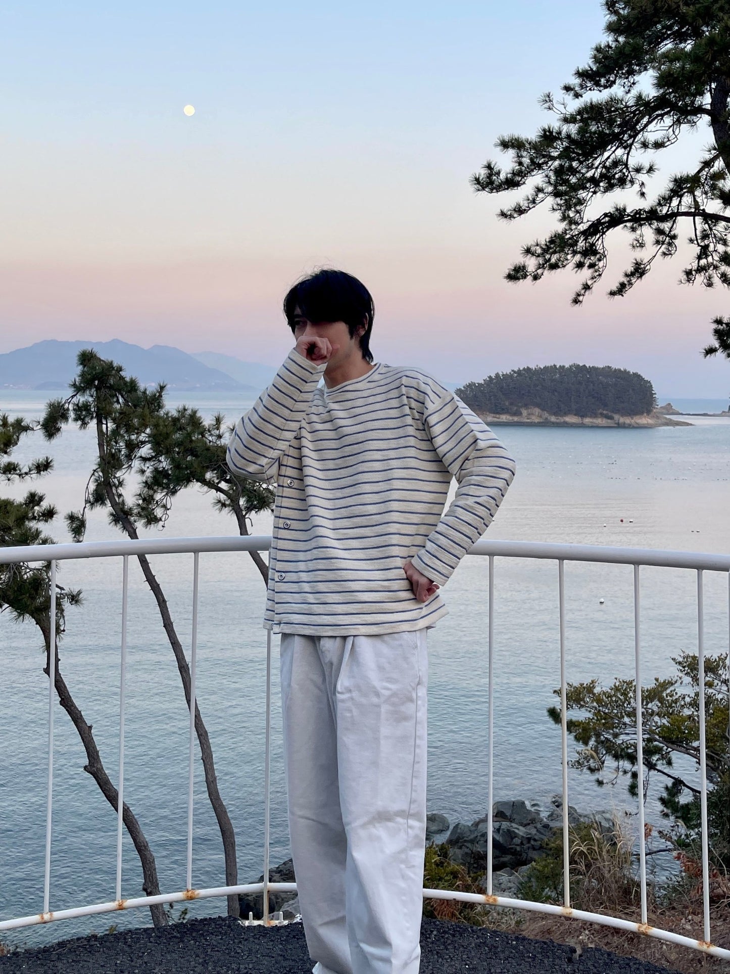 남자 오버핏 버튼 스트라이프 단추 단가라 티셔츠 블루 Button Stripe T-shirt Blue