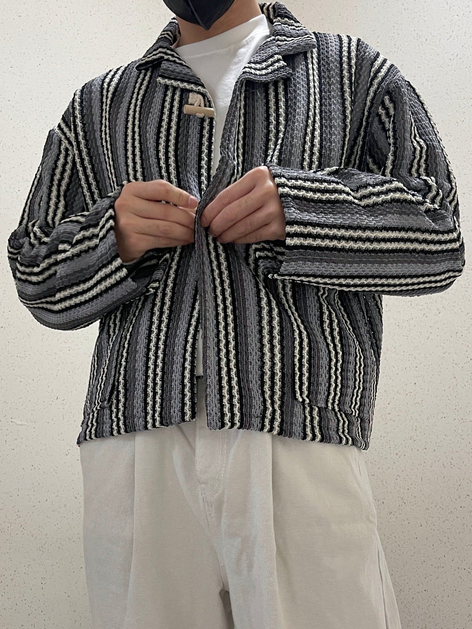 우드 토글 스트라이프 니트 봄 가디건 떡볶이 오버핏 블랙 Toggle Stripe Knit Cardigan Black
