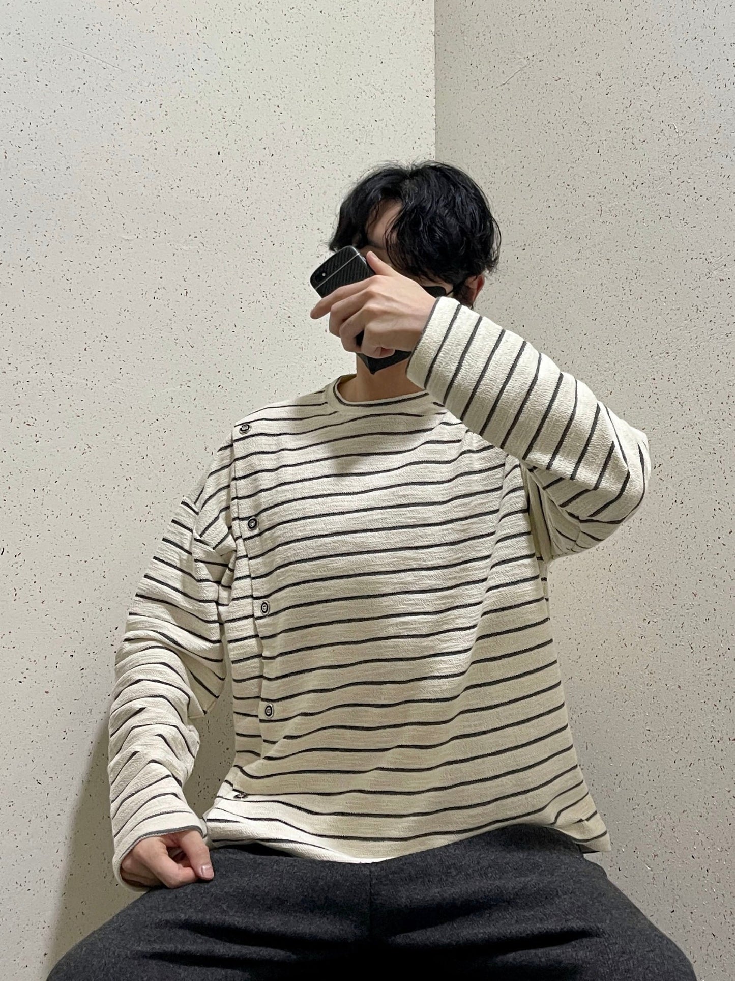 남자 오버핏 버튼 스트라이프 단추 단가라 티셔츠 블랙 Button Stripe T-shirt Black