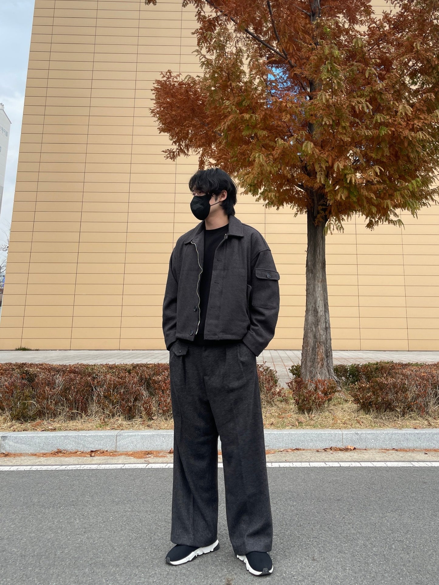 Sakariba Pintuck Wide Slacks Charcoal