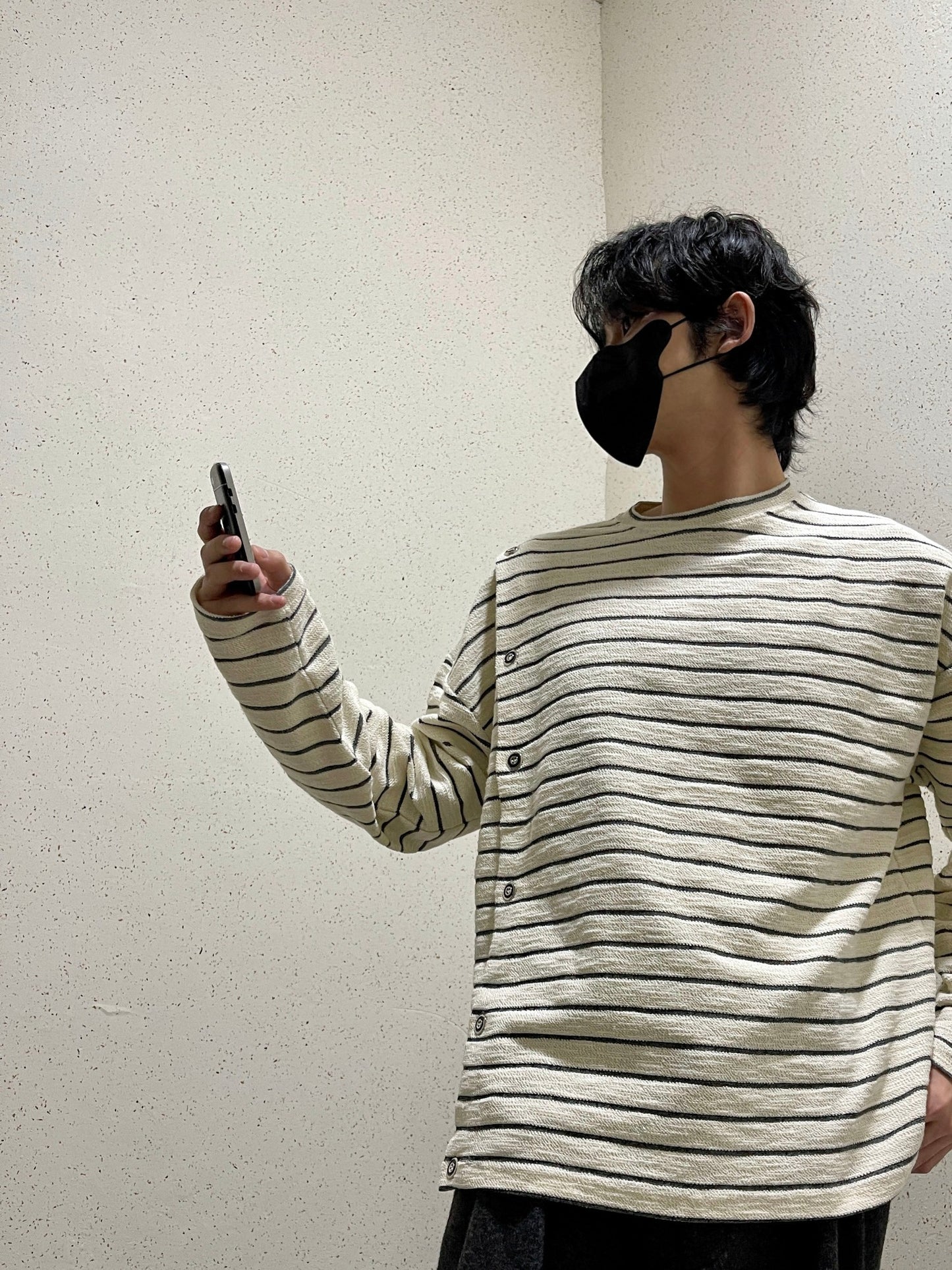 남자 오버핏 버튼 스트라이프 단추 단가라 티셔츠 블랙 Button Stripe T-shirt Black