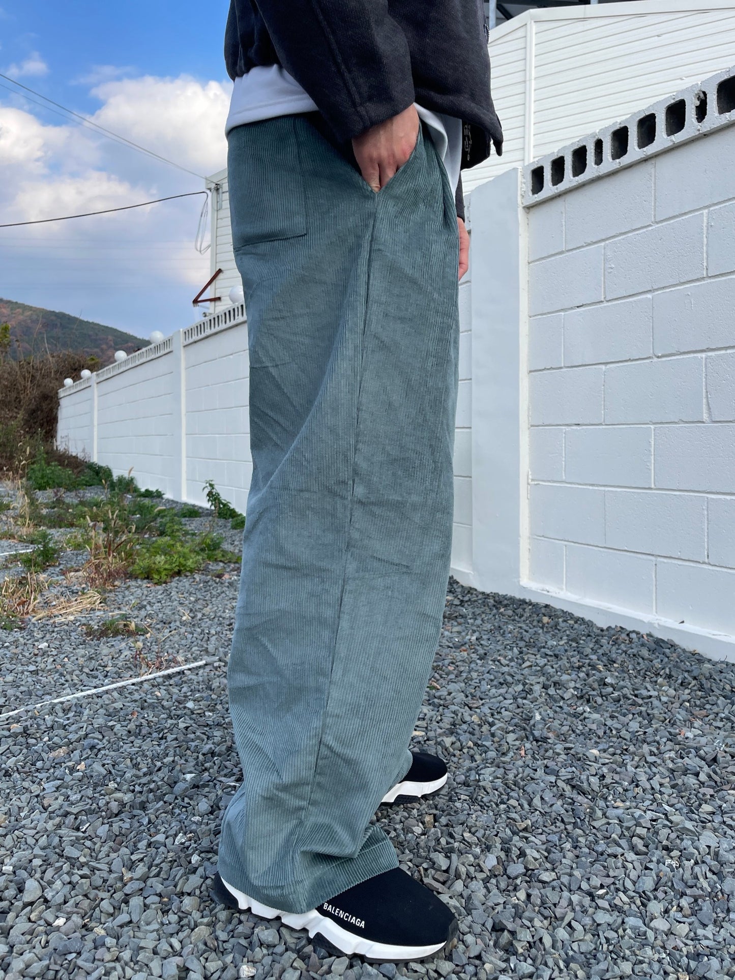 Two Tuck Balloon Corduroy Pants Bluish green