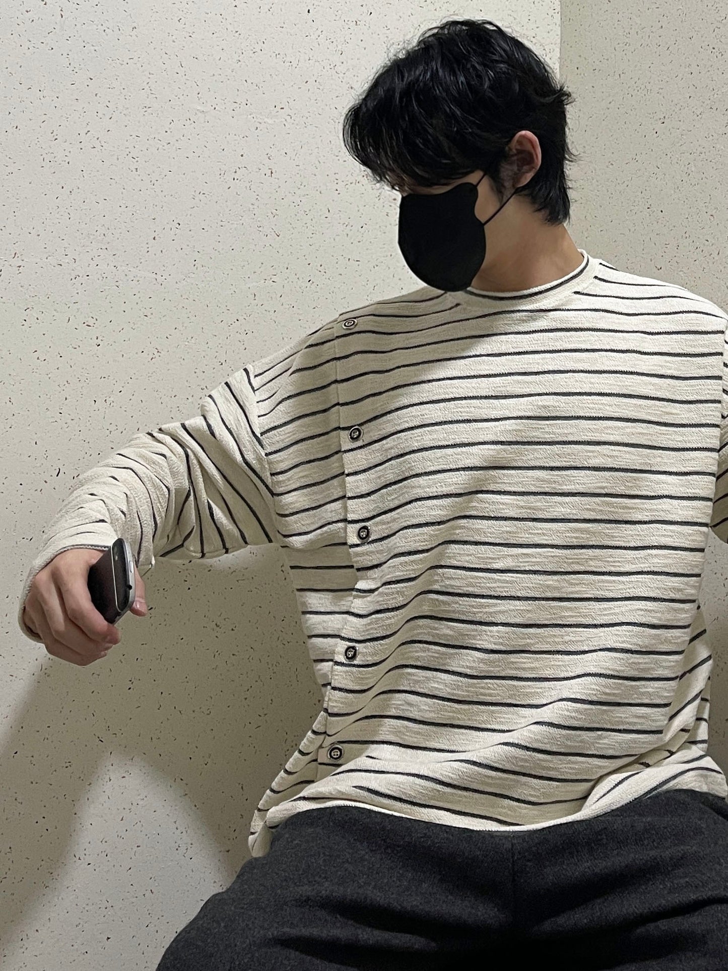 남자 오버핏 버튼 스트라이프 단추 단가라 티셔츠 블랙 Button Stripe T-shirt Black