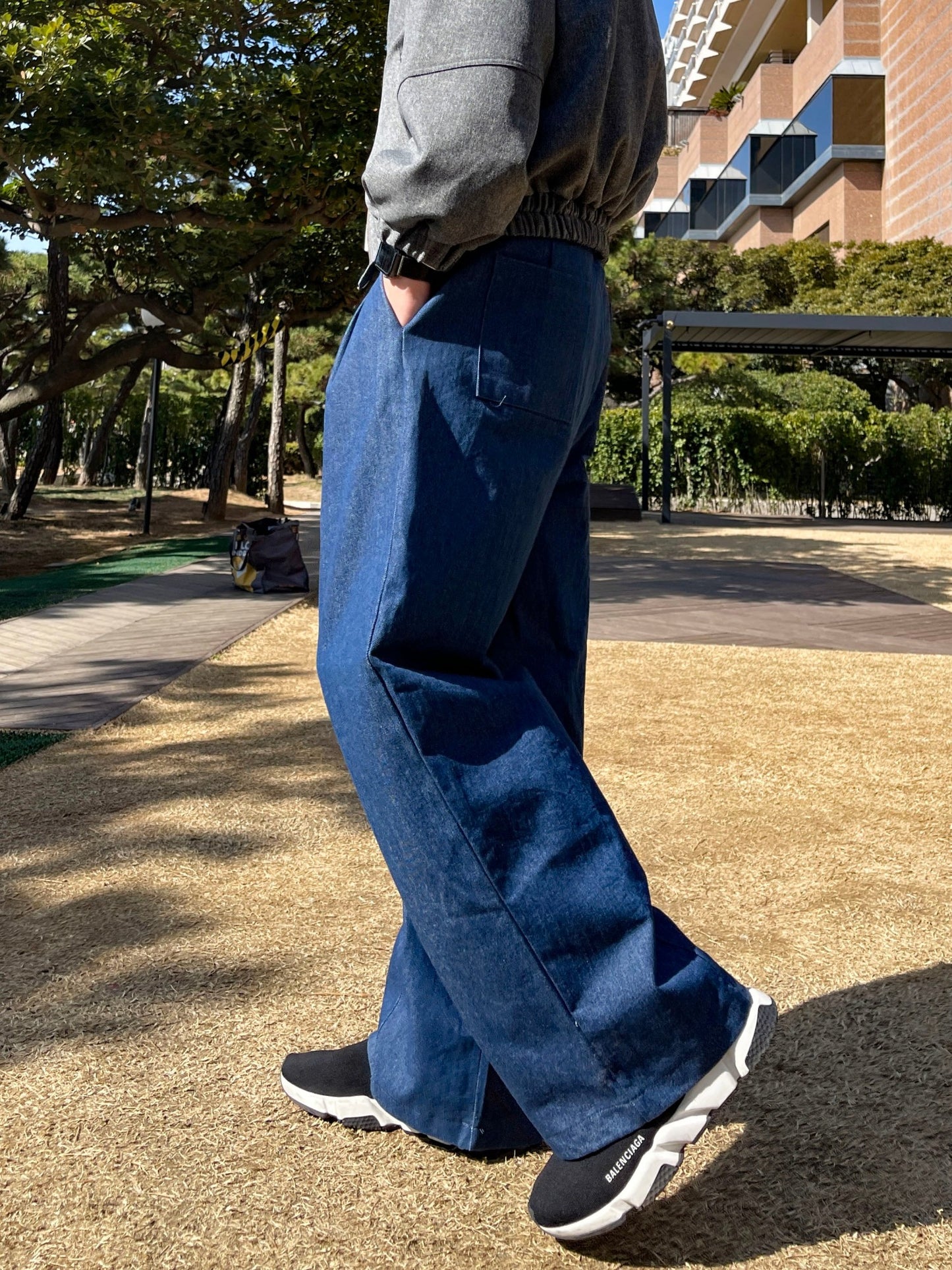 Two Tuck Balloon Denim Pants Blue 남녀공용 와이드핏 투턱 밴딩 데님팬츠 미니멀룩 중청