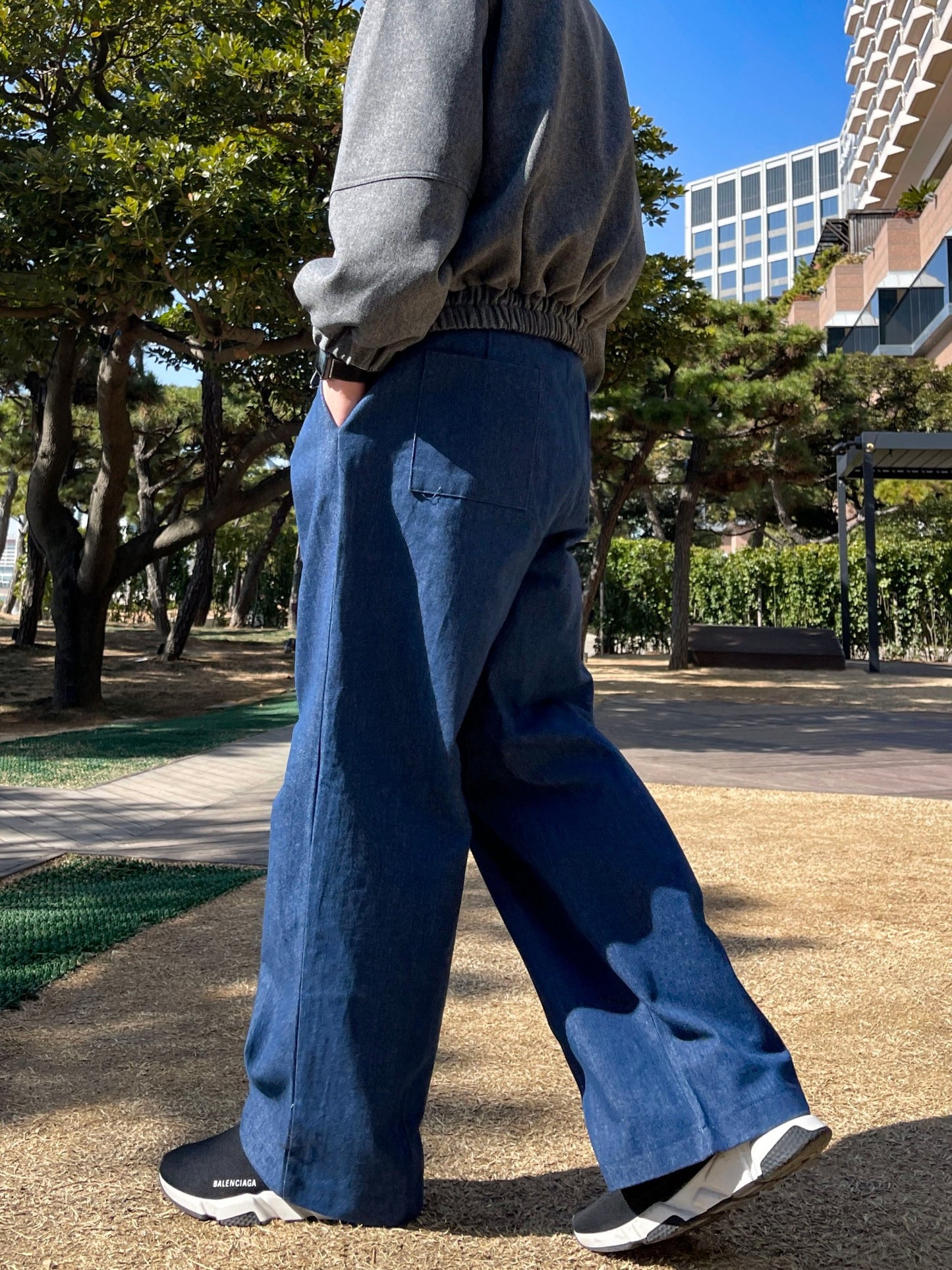 Two Tuck Balloon Denim Pants Blue 남녀공용 와이드핏 투턱 밴딩 데님팬츠 미니멀룩 중청