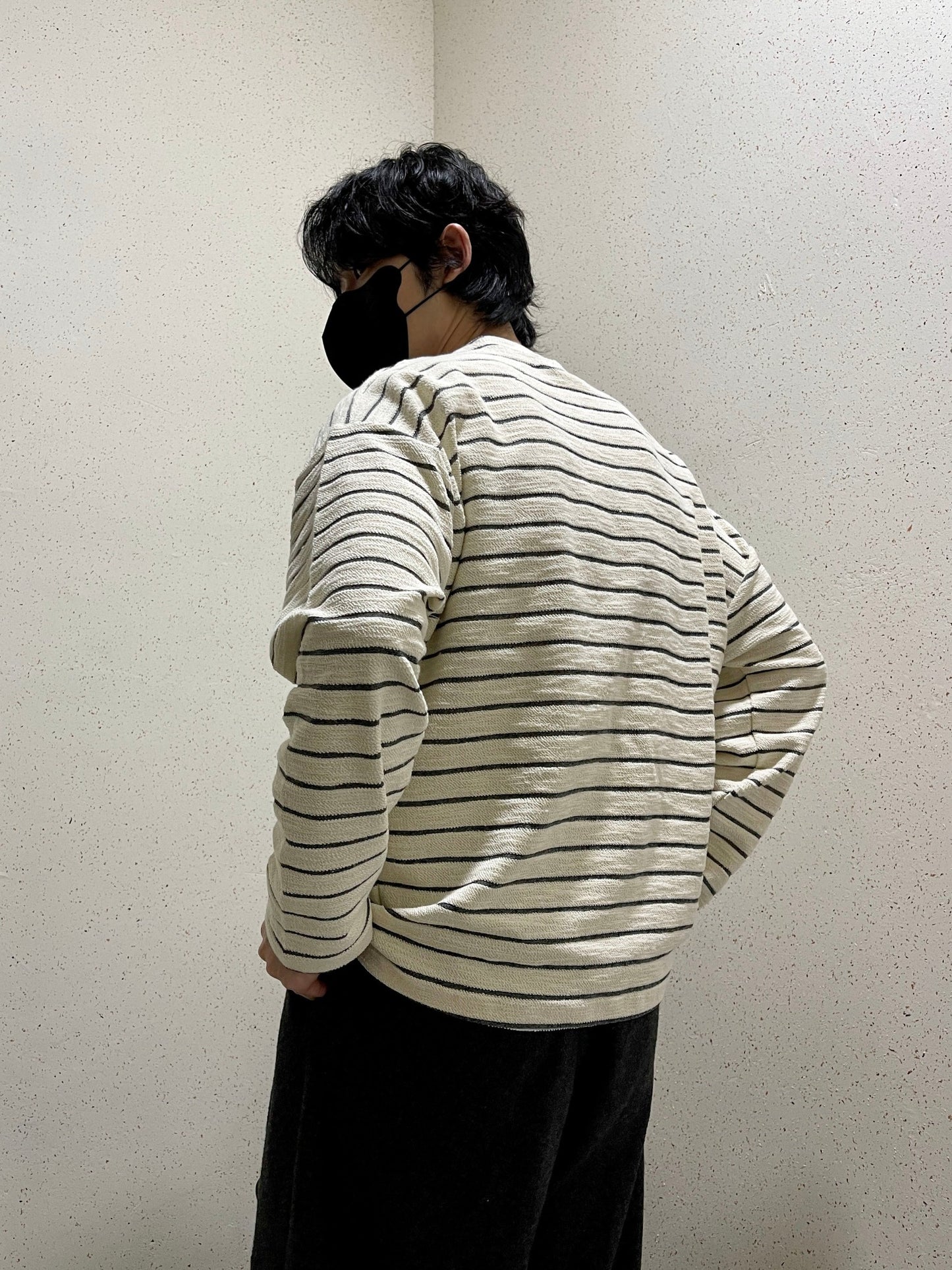남자 오버핏 버튼 스트라이프 단추 단가라 티셔츠 블랙 Button Stripe T-shirt Black