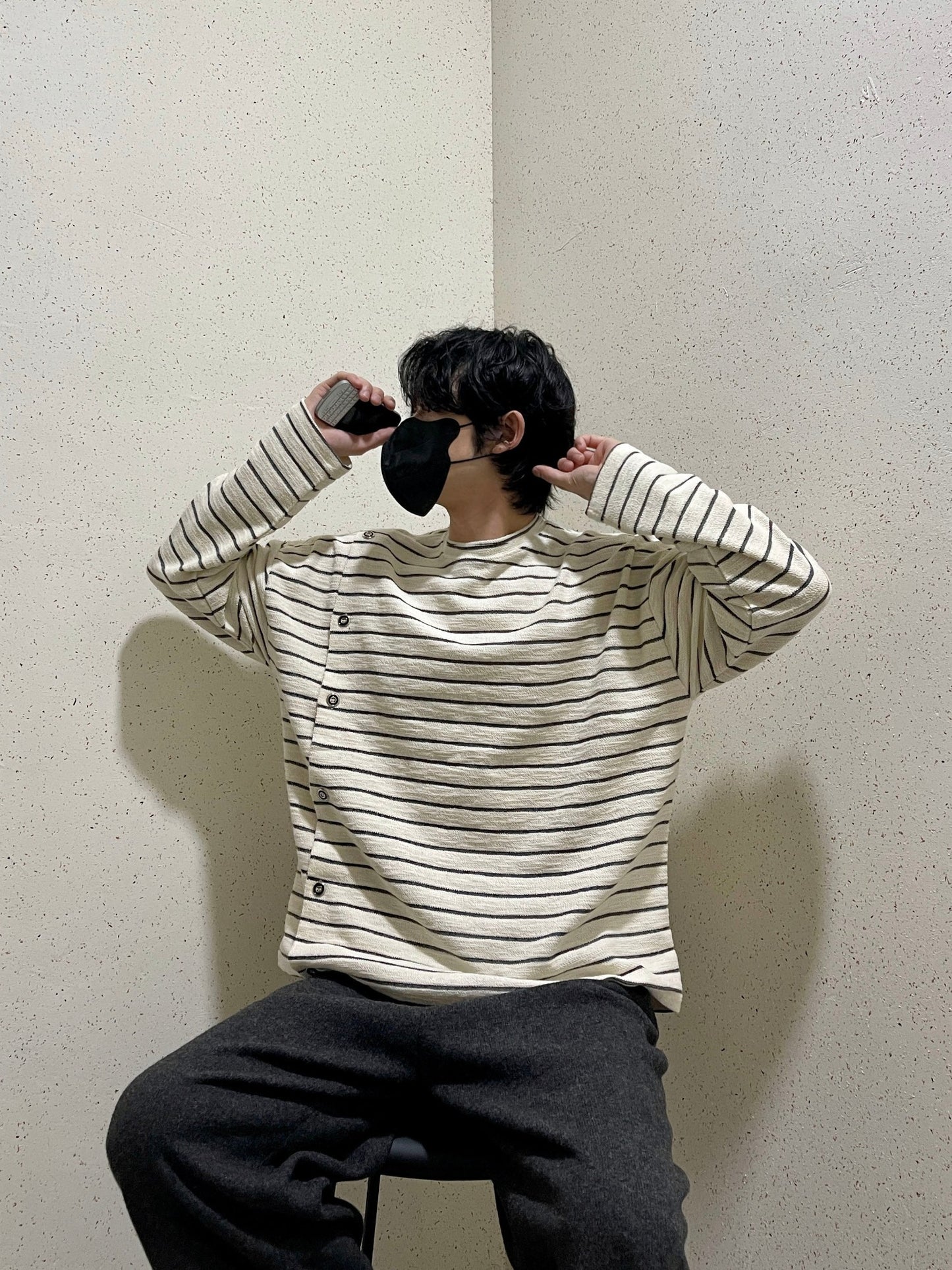 남자 오버핏 버튼 스트라이프 단추 단가라 티셔츠 블랙 Button Stripe T-shirt Black