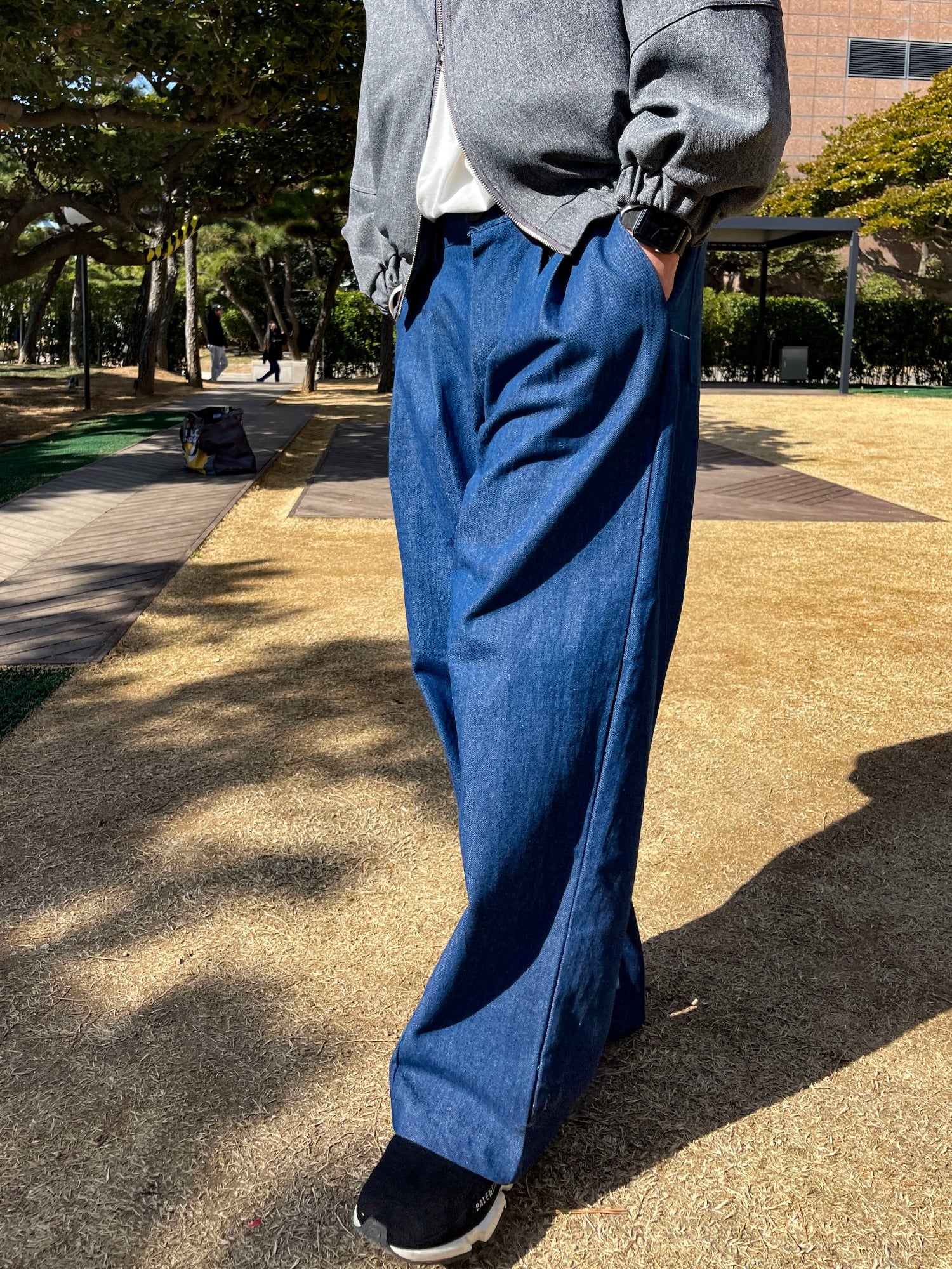 Two Tuck Balloon Denim Pants Blue 남녀공용 와이드핏 투턱 밴딩 데님팬츠 미니멀룩 중청